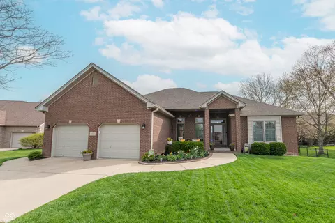 6081 Boulder Ct, Columbus, IN 47201