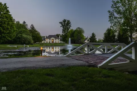 8155 Hunt Club Rd, Zionsville, IN 46077