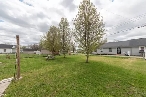 Exterior - 282 N Mapleton St, Columbus, IN 47201 photo 8 of 9