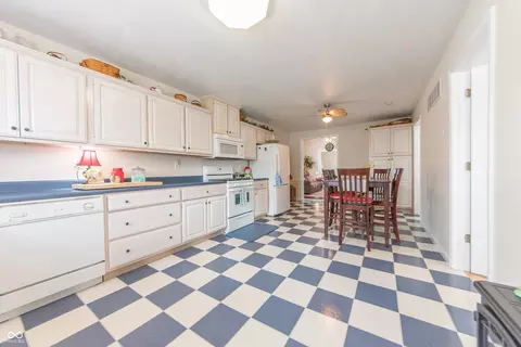 Kitchen - 282 N Mapleton St, Columbus, IN 47201 photo 5 of 5