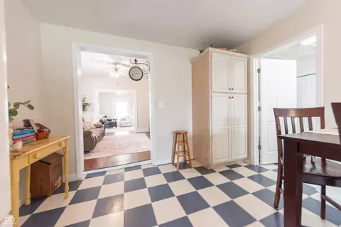 Entry Way - 282 N Mapleton St, Columbus, IN 47201 photo 1 of 1