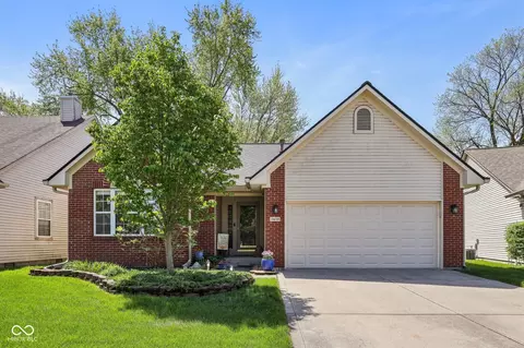 7450 Deville Ct, Indianapolis, IN 46256