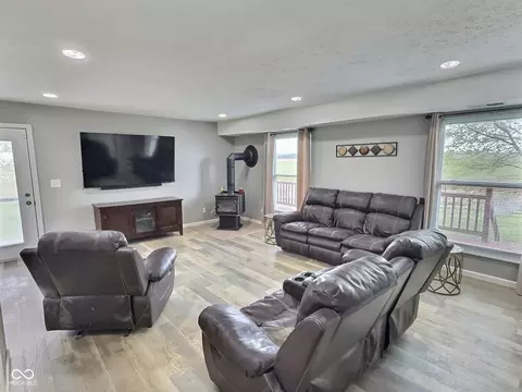 3703 E Gore St, Columbus, IN 47201 photo 17