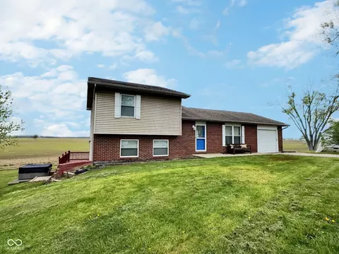 3703 E Gore St, Columbus, IN 47201 photo 2
