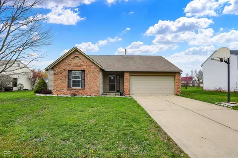 8312 Eagles Nest Dr, Avon, IN 46123