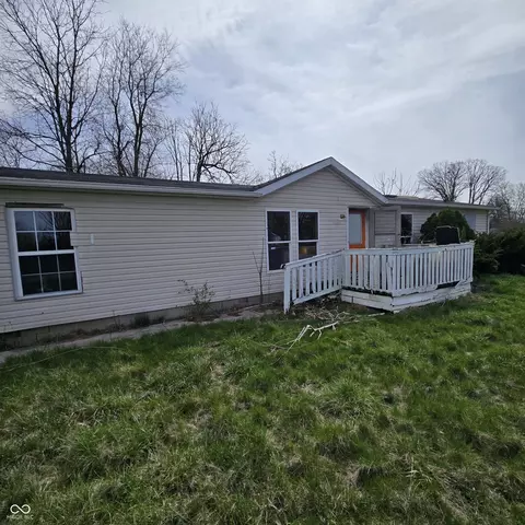 1704 E Kirk St, Muncie, IN 47303