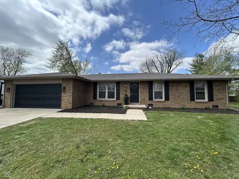 4912 Cayman Ct, Columbus, IN 47203
