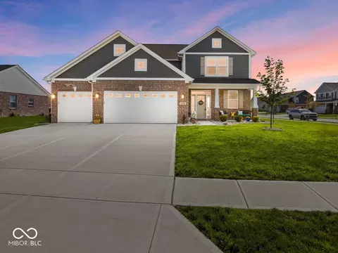 1305 Bontrager Ln, Shelbyville, IN 46176