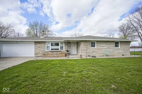 712 Valley Dr, Anderson, IN 46011
