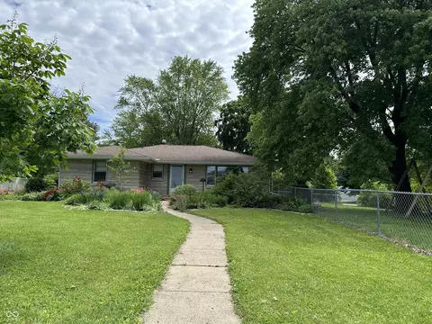 3315 Hillcrest Dr, Columbus, IN 47203