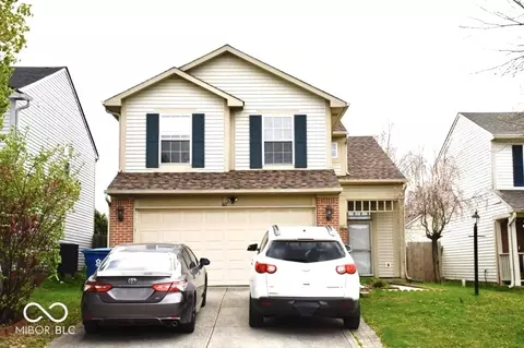607 Deer Trail Dr, Indianapolis, IN 46217