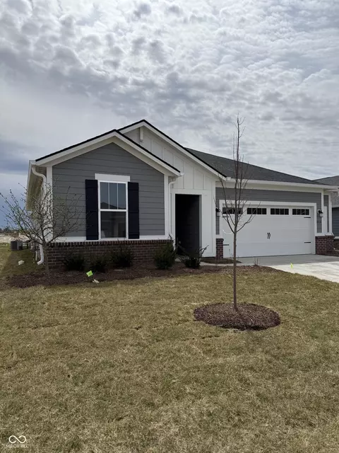 5325 W Glenview Dr, Mccordsville, IN 46055