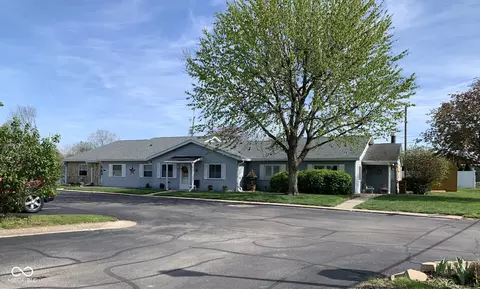 2715 Prosperity Dr, Columbus, IN 47201