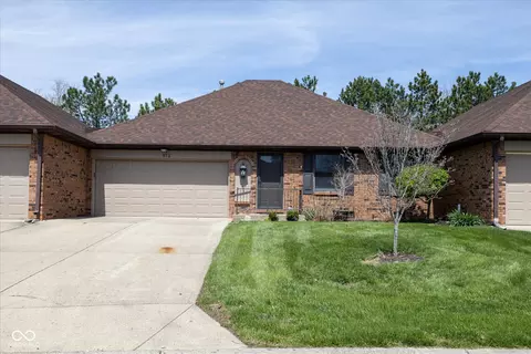 572 Eagle Crest Dr, Brownsburg, IN 46112
