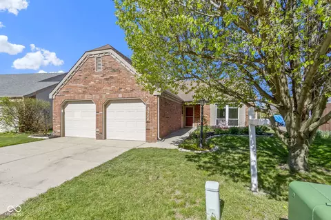 9526 Colony Pointe E Dr, Indianapolis, IN 46250