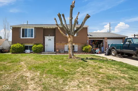 1206 Rosengarten Dr, Greenwood, IN 46142