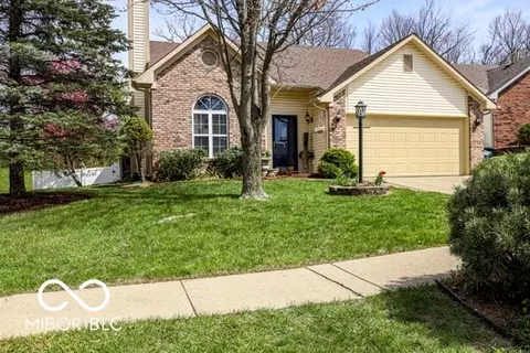 701 Danver Ln, Beech Grove, IN 46107