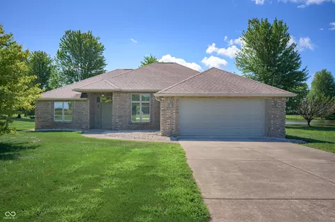 1289 Heather Brooke Ln, Danville, IN 46122
