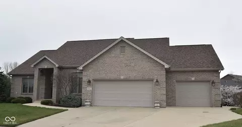 6087 Boulder Ct, Columbus, IN 47201