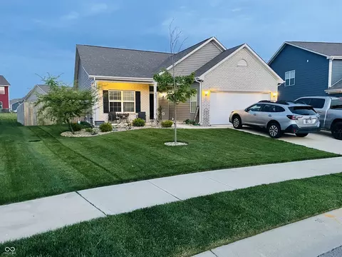 401 Haywood Dr, Greenfield, IN 46140