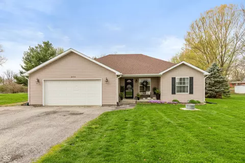 204 S Hougland St, Trafalgar, IN 46181