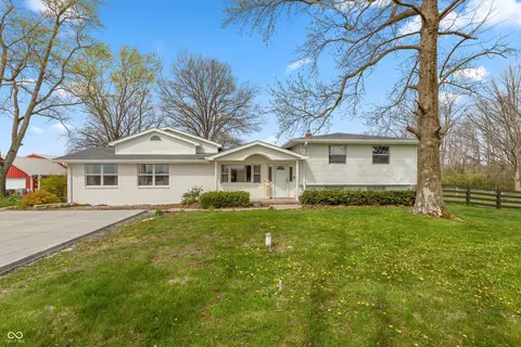 1502 N Matthews Rd, Greenwood, IN 46143