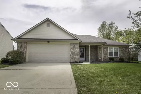 12249 E Harvest Glen Dr, Cumberland, IN 46229