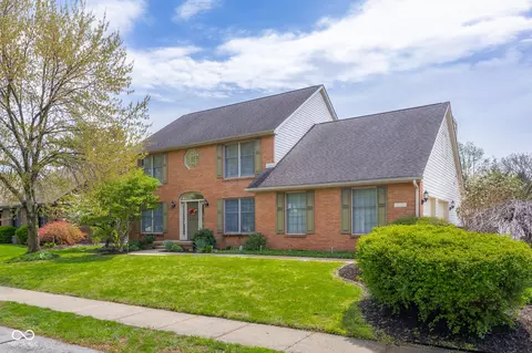 933 Hummingbird Ln, Columbus, IN 47203