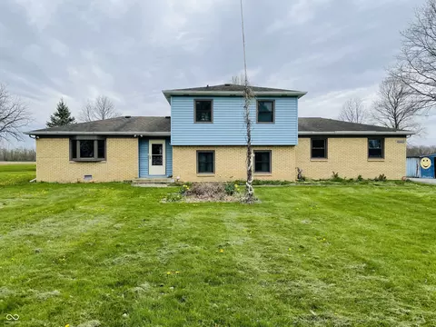 1387 W Furry Rd, Fountaintown, IN 46130