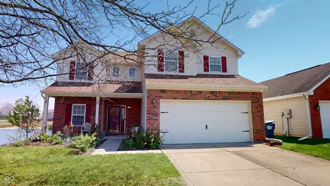 2441 Longleaf Dr, Greenwood, IN 46143
