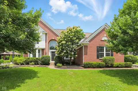 9318 Windrift Way, Zionsville, IN 46077