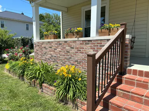 921 W Brook St, Mitchell, IN 47446 photo 2