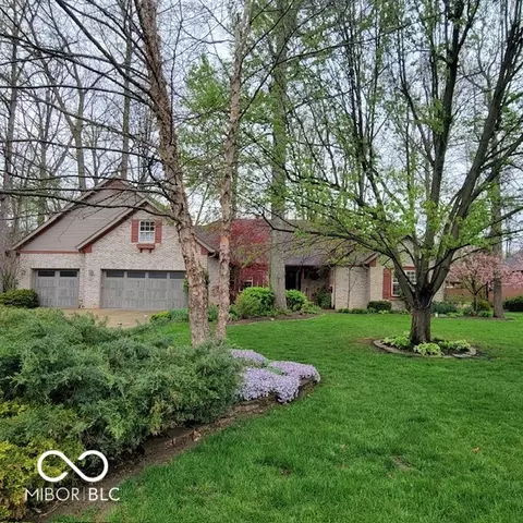 7594 W Williamswood Dr, New Palestine, IN 46163