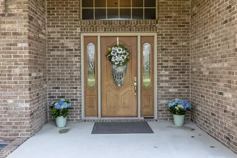 Entry Way - 6472 Independence Ct, Pendleton, IN 46064 photo 1 of 5