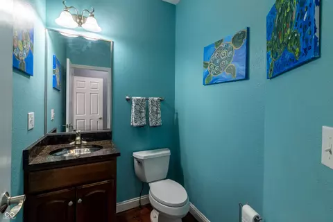 Bath - 6472 Independence Ct, Pendleton, IN 46064 photo 8 of 10