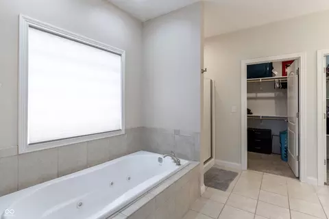 Bath - 6472 Independence Ct, Pendleton, IN 46064 photo 1 of 10