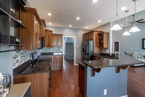 Kitchen - 6472 Independence Ct, Pendleton, IN 46064 photo 3 of 4