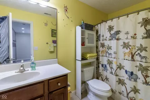 Bath - 6472 Independence Ct, Pendleton, IN 46064 photo 10 of 10
