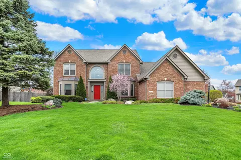 9319 Oak Knoll Ln, Fishers, IN 46037