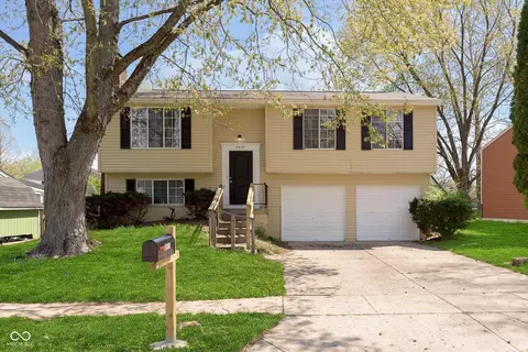2601 Fairhaven Dr, Indianapolis, IN 46229