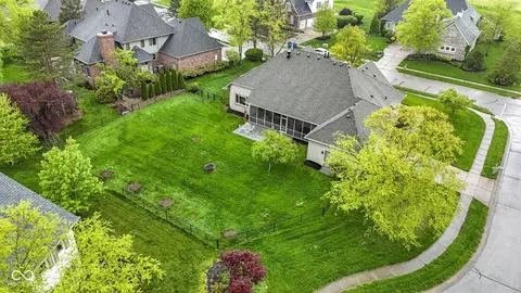View/Area - 10794 Pine Needle Ct, Fishers, IN 46037 photo 2 of 15