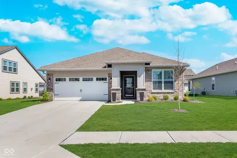 5218 Pinehurst Ct, Whitestown, IN 46075