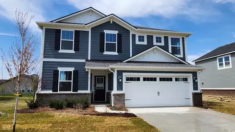 8898 Alexander Ridge Dr, Mccordsville, IN 46055