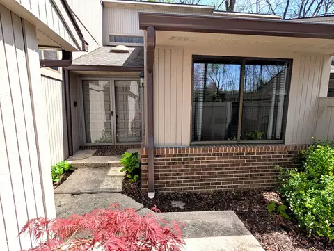 21 Osage Ct, Columbus, IN 47201