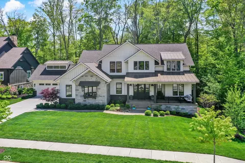 10725 Holliday Farms Blvd, Zionsville, IN 46077