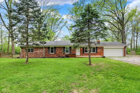 2920 N Buck Creek Rd, Greenfield, IN 46140