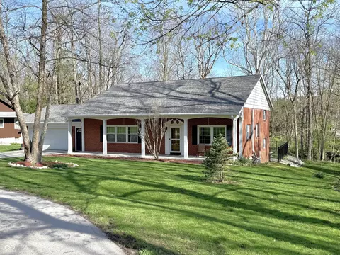 2 Locust Hl, Crawfordsville, IN 47933