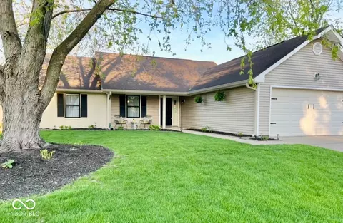 12005 Hardwick Dr, Fishers, IN 46038