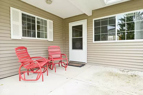 601 E 95th St, Indianapolis, IN 46240 photo 2
