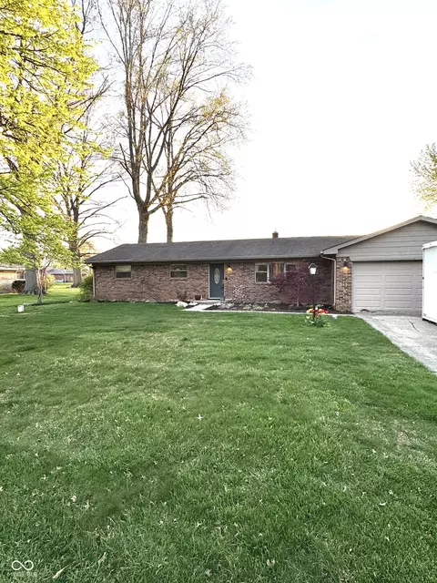 6226 Fairlane Dr, Indianapolis, IN 46259